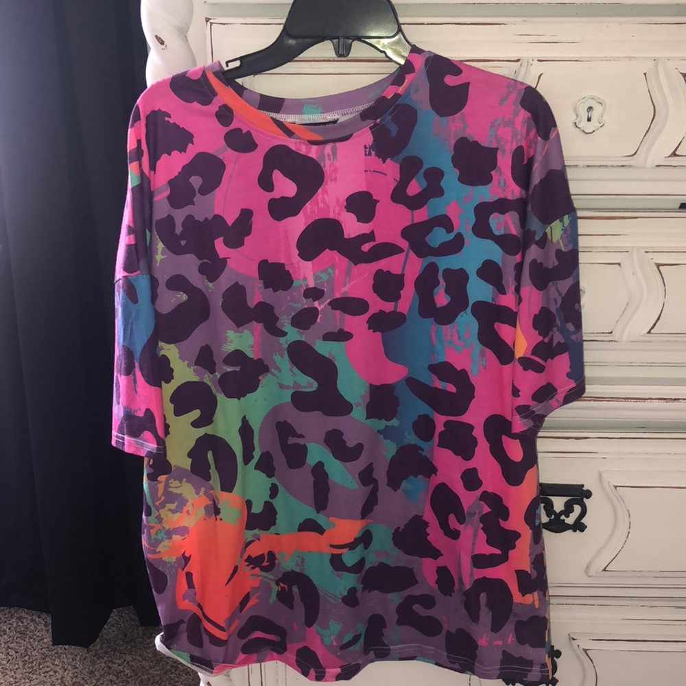 Colorful leopard print oversized shirt
